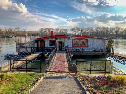 restoran mala kolubara na reci vinski magazin vino fino